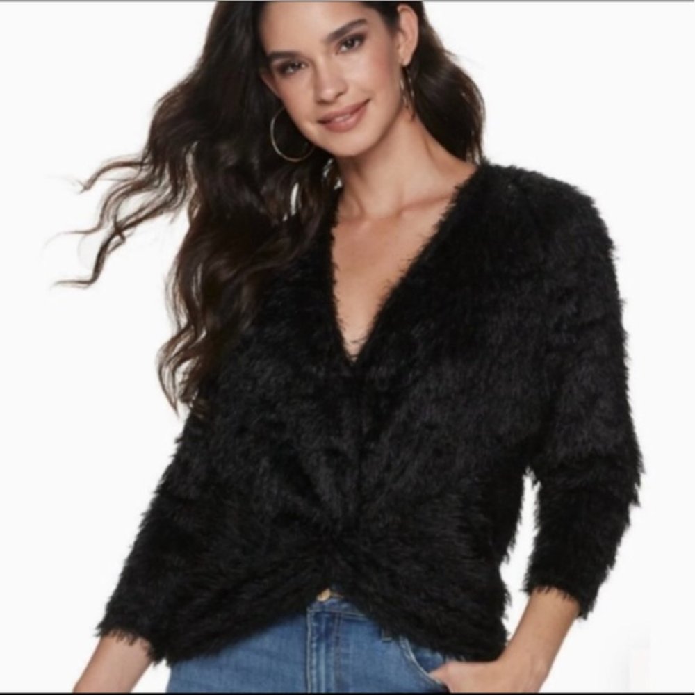 ♥️HP♥️ Jennifer Lopez black top twist front blouse